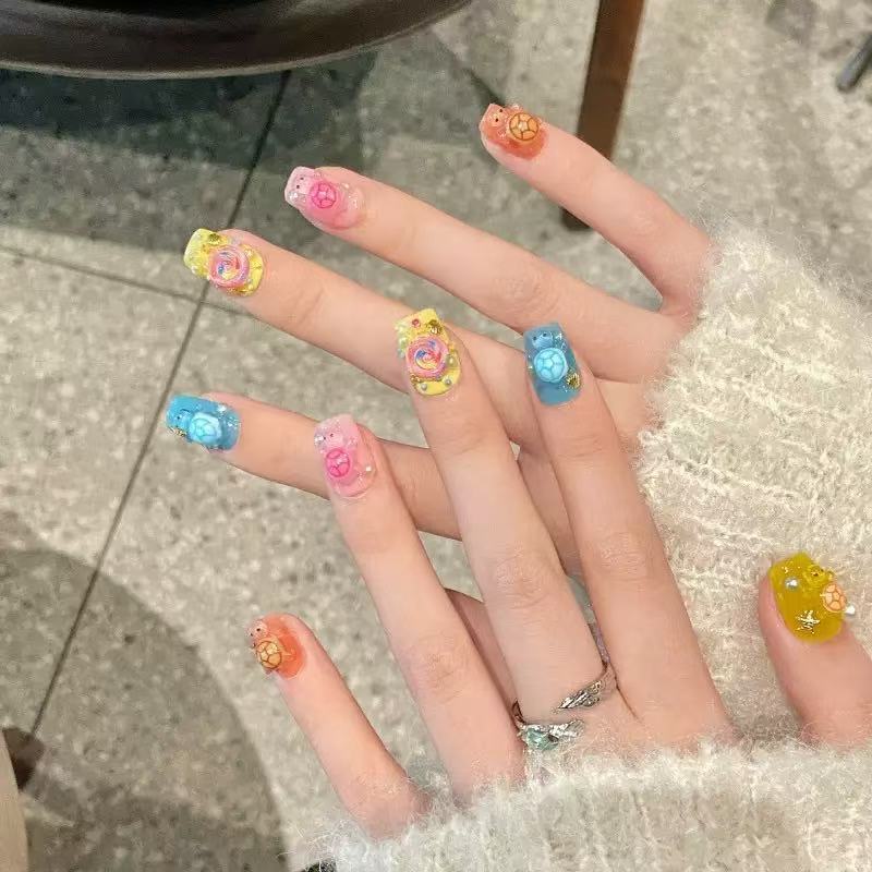 Resin Craft Supplies - 100 mini-breloques en résine colorées en